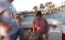 Dream Girls: South Padre trei fete călăresc cu barca