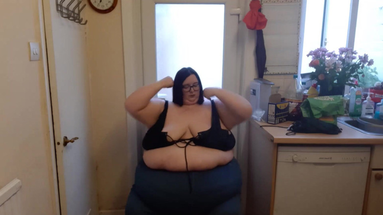 SSBBWLadyBrads: SSBBW tries on new bikinis fat belly ass