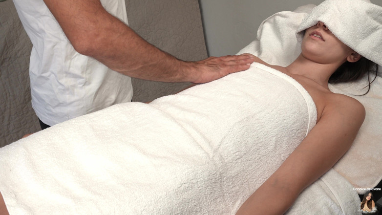 CandiceDelaware: Pervert Masseur Being Inappropriate with Client