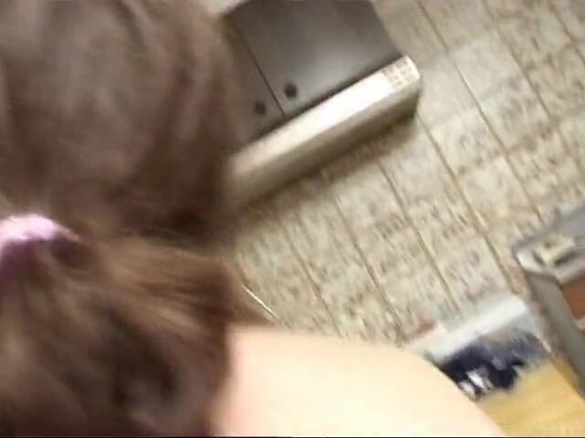 Young Sinner: Italiana prostituta amadora adora encontro às cegas com estranhos