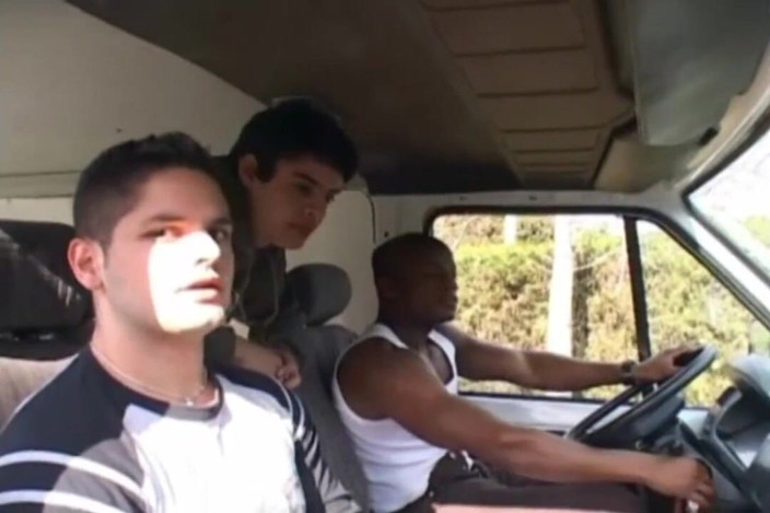 Gay 4 Pleasure: Trío en camioneta de mudanza