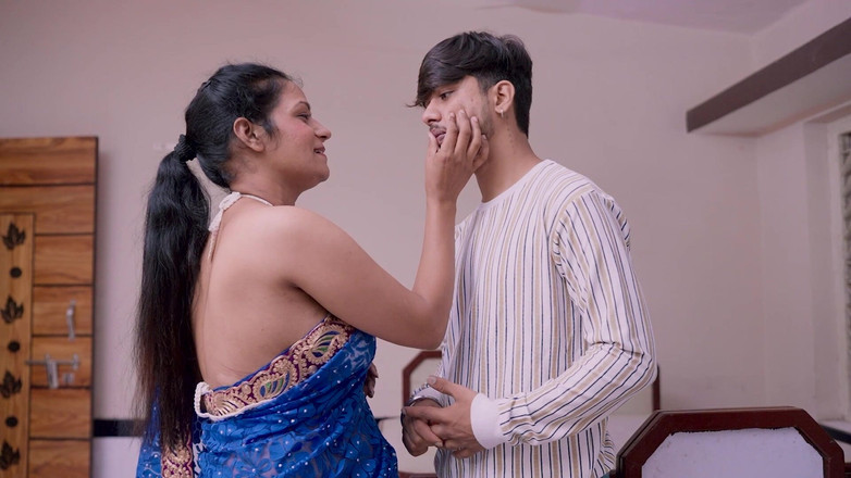 HotMaal69: Une tatie indienne a peur après avoir vu une grosse...