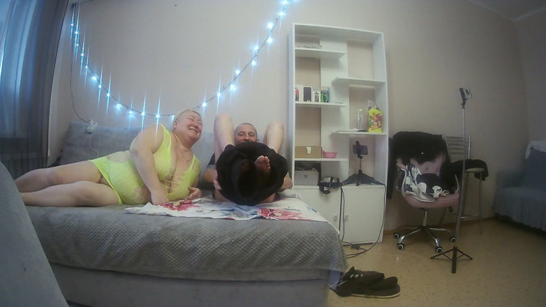 Zona901: High-quality Deep Blowjob From Stepmother-in-law with Cum Swallowing