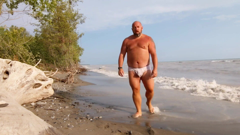 Skin and earth: Beruang montel, seluar dalam basah terkoyak, Jerkoff Pantai Bogel (kurus)