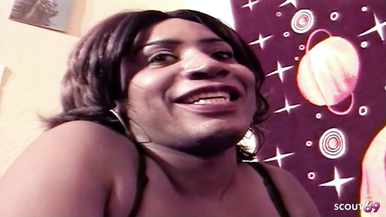 Shemale TS Collection: 그룹 섹스의 거유 Trannie 인종 간 흑인 후장 따먹기