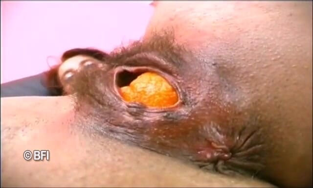 Extreme Insertions: Oranje poesjessap.