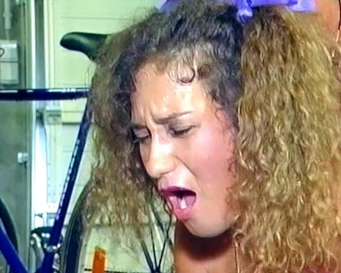 Deutsche Frauen: Сексуальну німецьку красуню відтрахав в дупу різноробочий