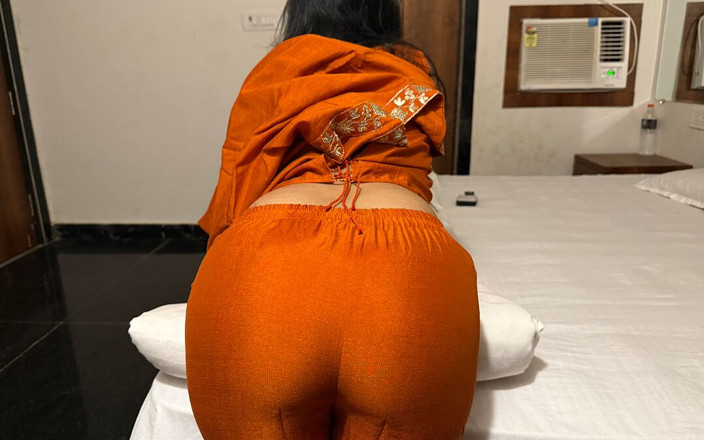 wildDesipair: Девушке соседа сделали анал со своим другом