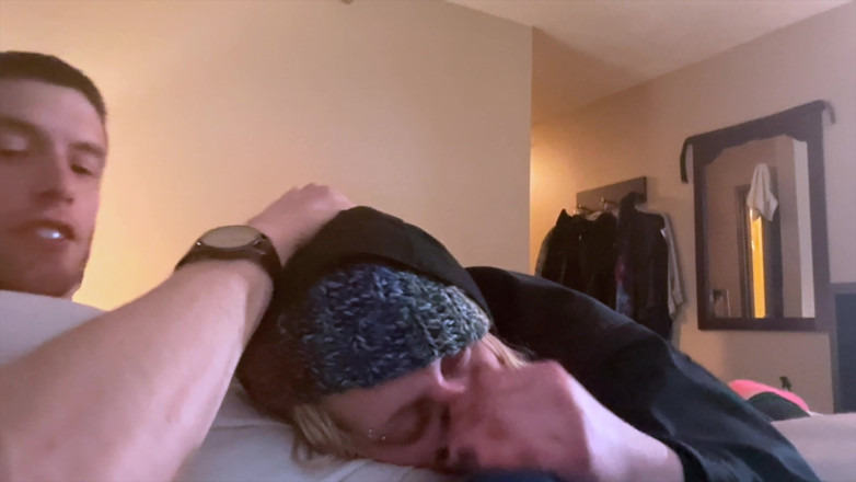 Alpha stud 4 u: Sie nimmt es in den mund und bekommt mit nahaufnahme,...