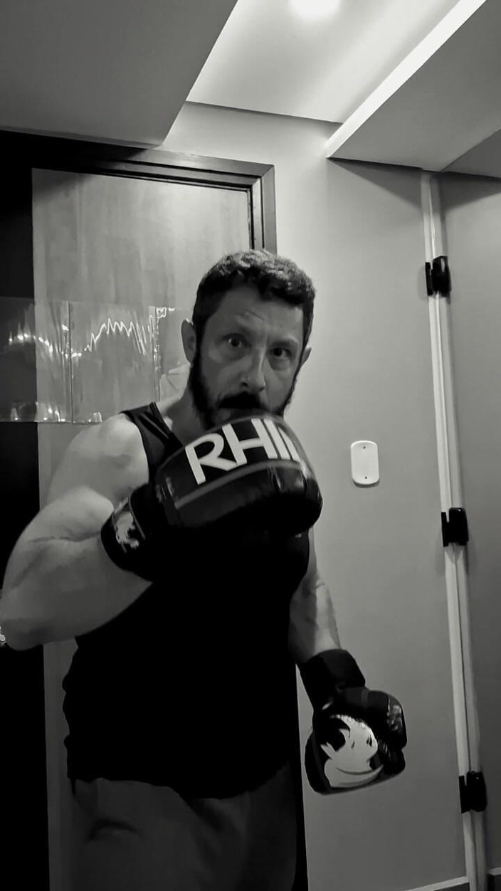 Gouine Wrestling: Muscle Fighting