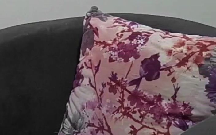 Salma Arab: Ma coloc veut encore me vider la bite