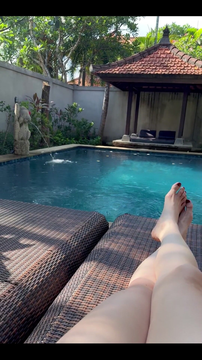 Aerie Rei: Goedemorgen. Hier is er een speciaal voor de voeten-fans