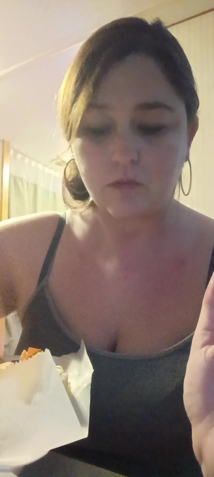 GoddessKristy00: 피자를 먹는 여신