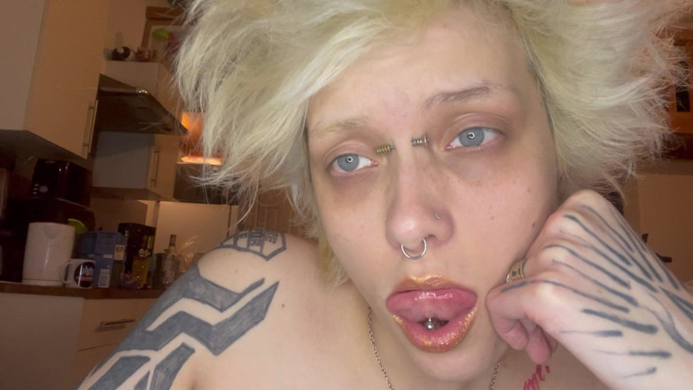 Glitterqueen1999: Goth Girl Lipstick Fetish Smoking a Cigarette