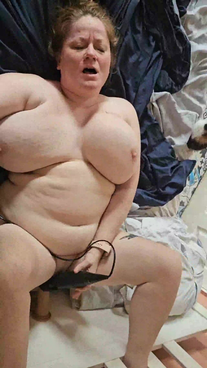 Lola38g: BBW Solo Masturbation Dildo and Wand