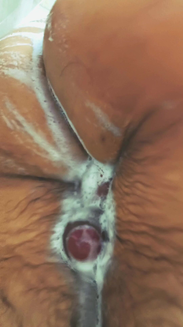 Camilo Brown: Tôi đã siêu hứng tình trong phòng tắm và muốn chia...