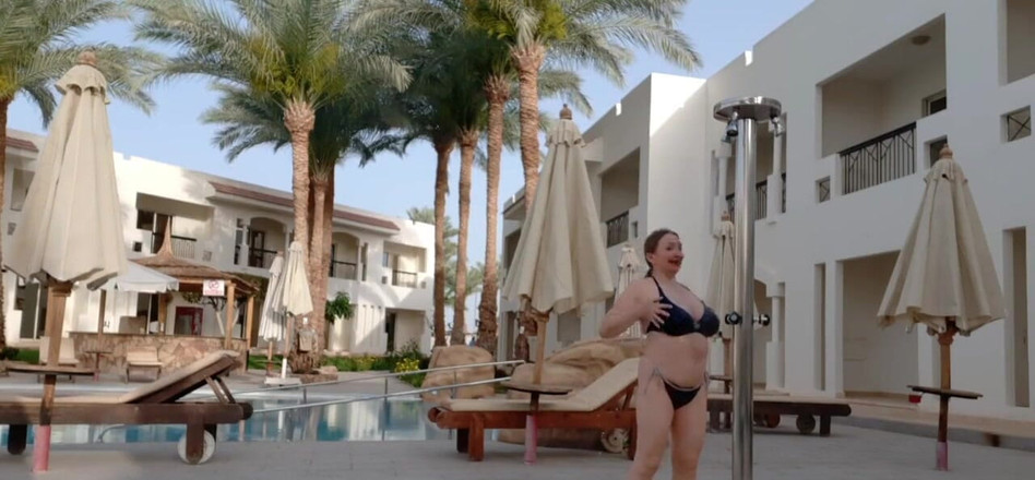 MariaOld: 穿着比基尼的热辣奶奶