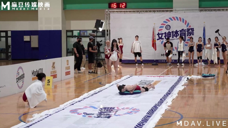 ModelMedia Asia: Mtvsq2-ep8 여신 스포츠 축제/8기/제로 마찰! 미끄러운 인간 곱슬 머리!