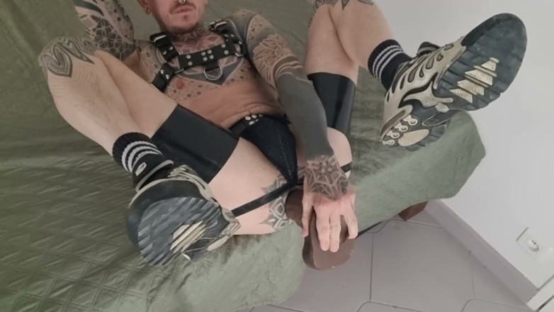 Leo Coldren: Me Alone with My Fuckmachine