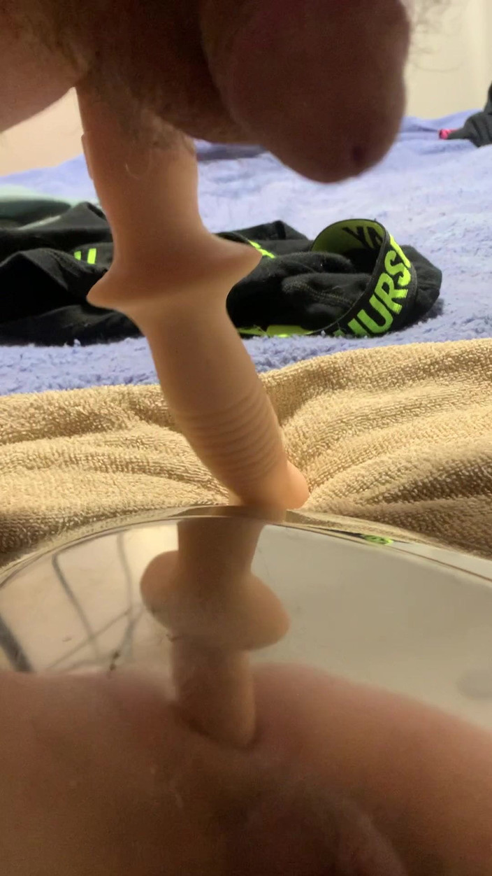 The Satisfier: Un homme marié qui s'ennuie et se sent seul