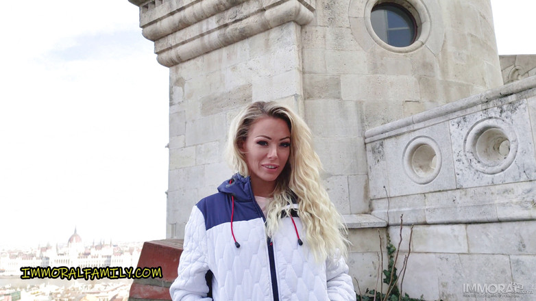 Immoral Family: मेरी ऑस्ट्रेलियाई सौतेली मम्मी मेरे पसंदीदा प्रोफेसर से फुहार छोड़ती है और चूत में वीर्य प्राप्त करती है