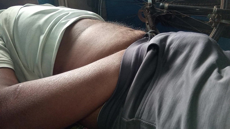 Sweet Indian cock: Bhabi anal mit möpsen lutscht