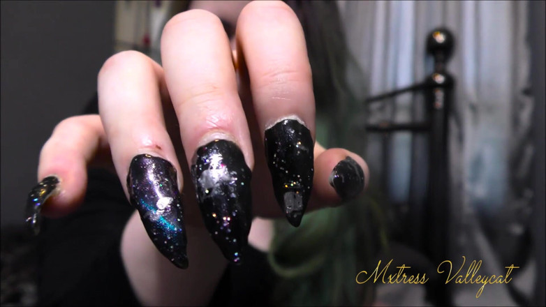Mxtress Valleycat: Sci-Fi nails tease