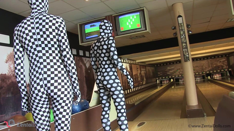 ZentaiDolls: Zentaidolls vizitează Aleea bowling