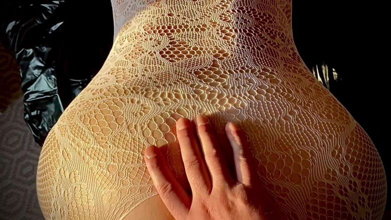 Mary Di: Buceta peluda, peido, respira e faz sons quando é fodida pelo...