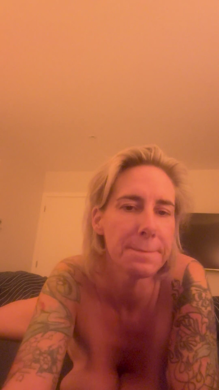 MamaMariaxxx: Horny After Dirty Chat with a Complete Stranger, I Made...