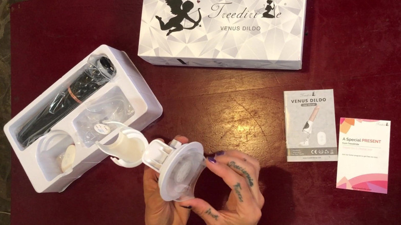 Goddess Maya: Unboxing Realistic Dildo Electric