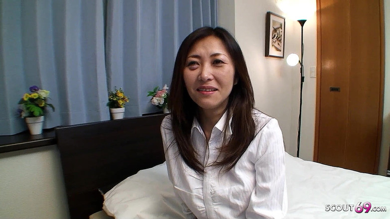 Asian porn collection: Японська повія мамка відтрахана безкоштовно в квартирі без цензури