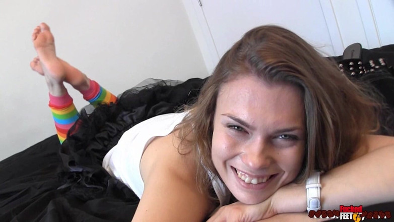 Fucked Feet: Pretty Babe Johanna Shows off Her Beautiful Feet!