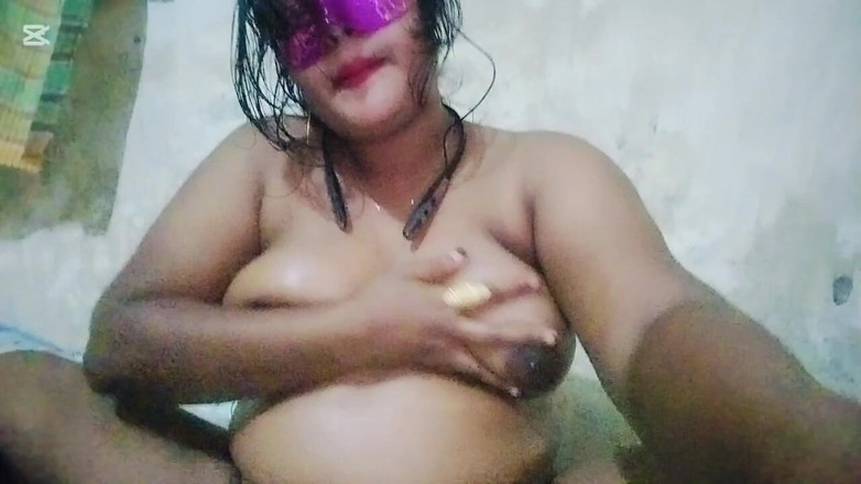 Crush boy: Desi moglie si masturba da sola