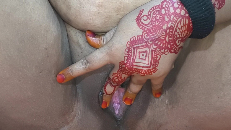 NilaRani693: Tempo solo quente e íntimo