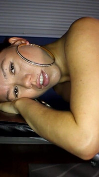 Великі статеві губи грають