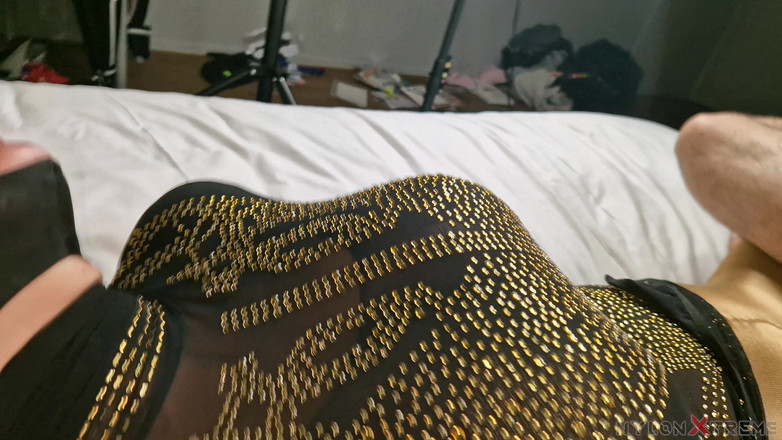 Nylon Xtreme: 視点:ノラ・フォックスが戻ってきて、私から盗もうとしている