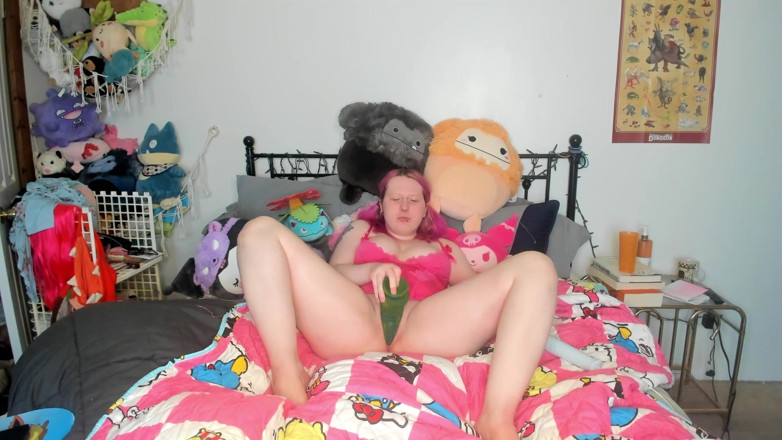 Lori Critter: Intense Fantasy Dildo Orgasms