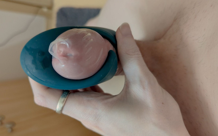 WetZemu: Closeup Condom Cum