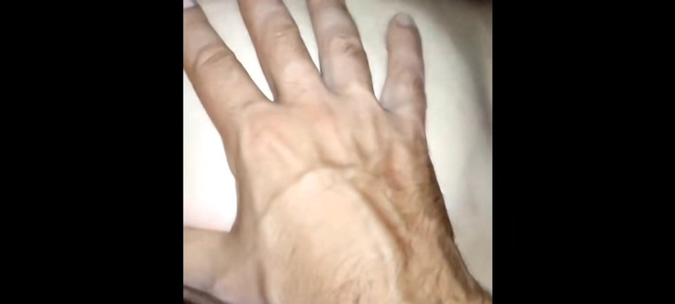 Hotlia: Anale amatoriale ed un buco del culo aperto