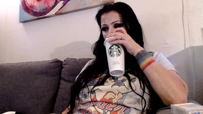 Abby Anna: Poranny dym i kawa