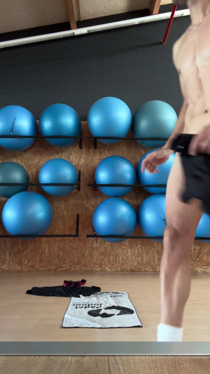 Paul Williams: मैं जिम में पूरी तरह से नग्न हो जाता हूं