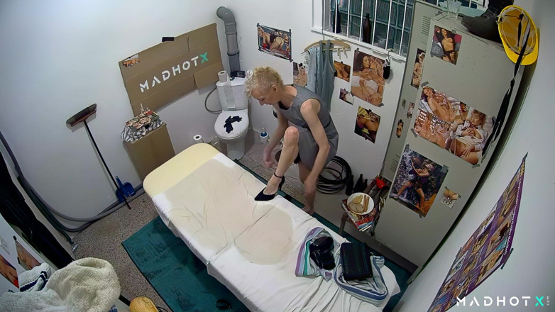 Madhot X: Fisting &amp; Squirting Lesson
