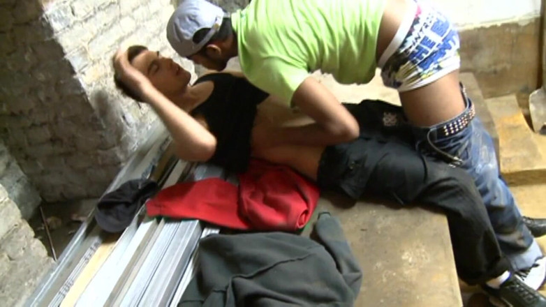 Skater Boys Studio: Pareja de patinadoras interraciales en el sótano de Berlín follando