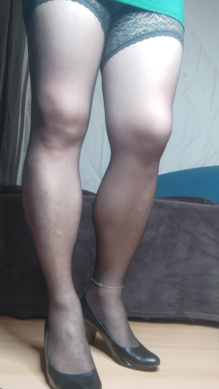 Nattalie Trans: ブラックストッキングトライとハイヒール