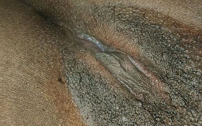 Horny bitch squirt: Wet pussy squirting cum like a waterfall