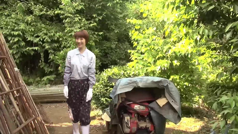 Vulture: Vista clara de su coño afeitado, preñada vol. 2-5