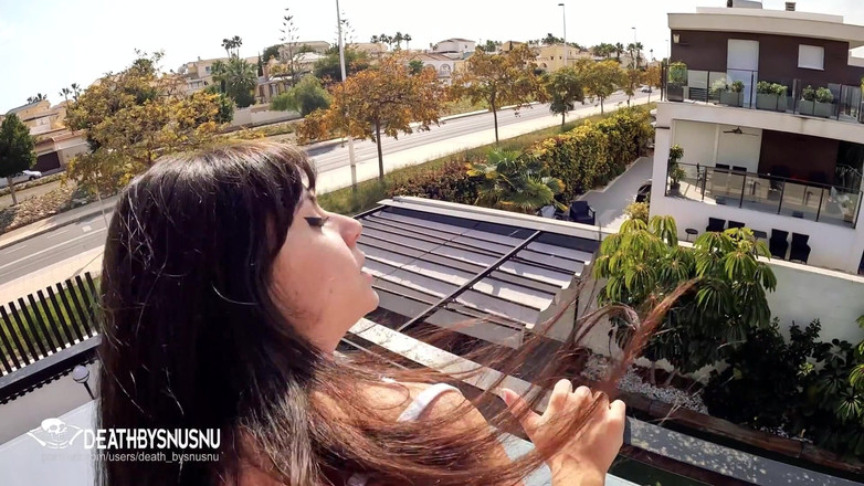 Pamsnusnu: Teman wanita minta saya untuk mengongkeknya di balkoni dan awak...