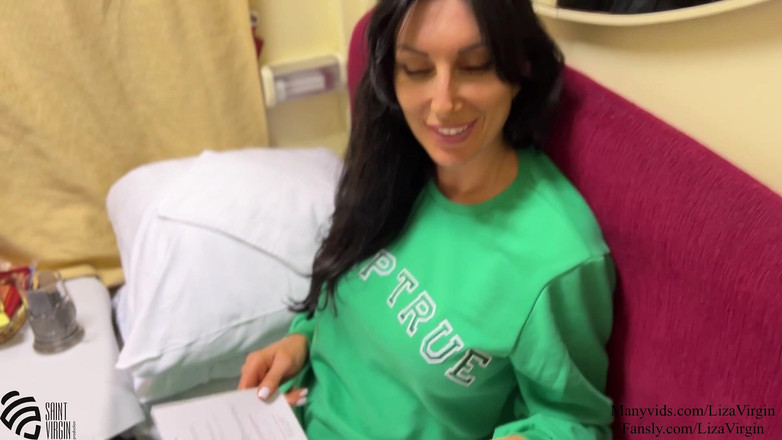 SaintVirginPro: MiLF bollente scopata con un compagno di passeggeri sul treno