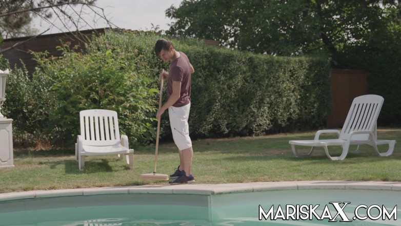 Mariska x: Fucking the pool boy